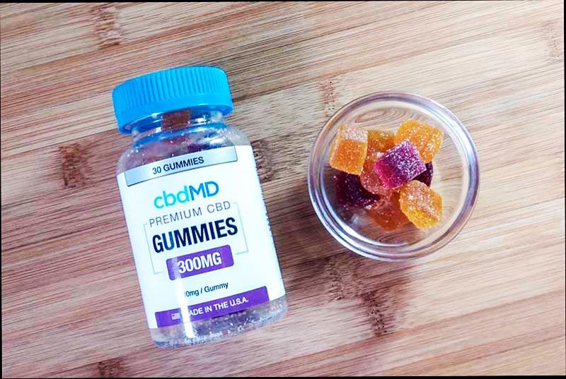 Foto de una botella de gomitas de CBD premium cbdMD, las mejores gomitas de CBD 2019